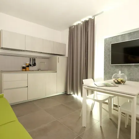 Relais Clodia فندق لاتيزي